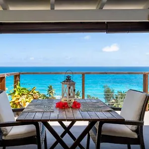 Vi Miles , Machabee Seychellen