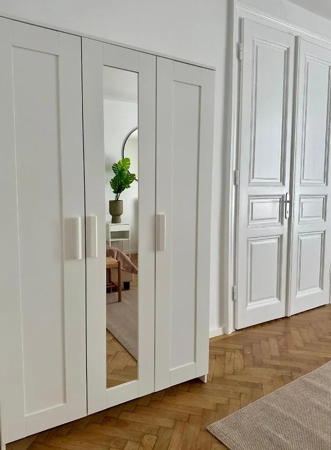 Designer Apartment Near Main Station Vienna Austria