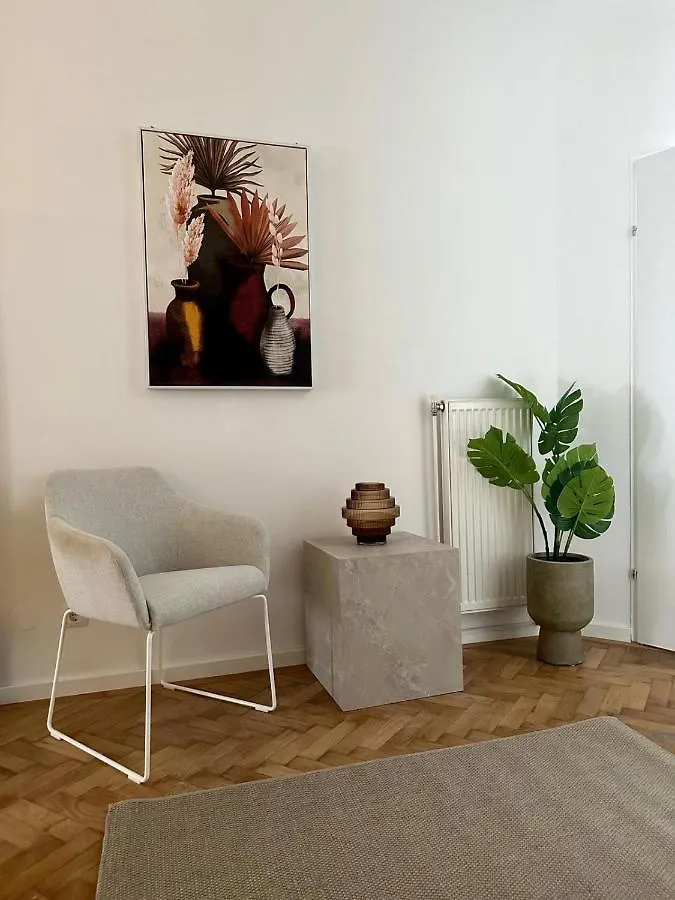 Designer Apartment Near Main Station Vienna Austria