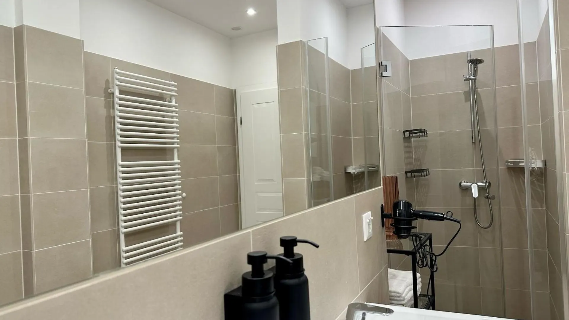 Designer Apartment Near Main Station Vienna