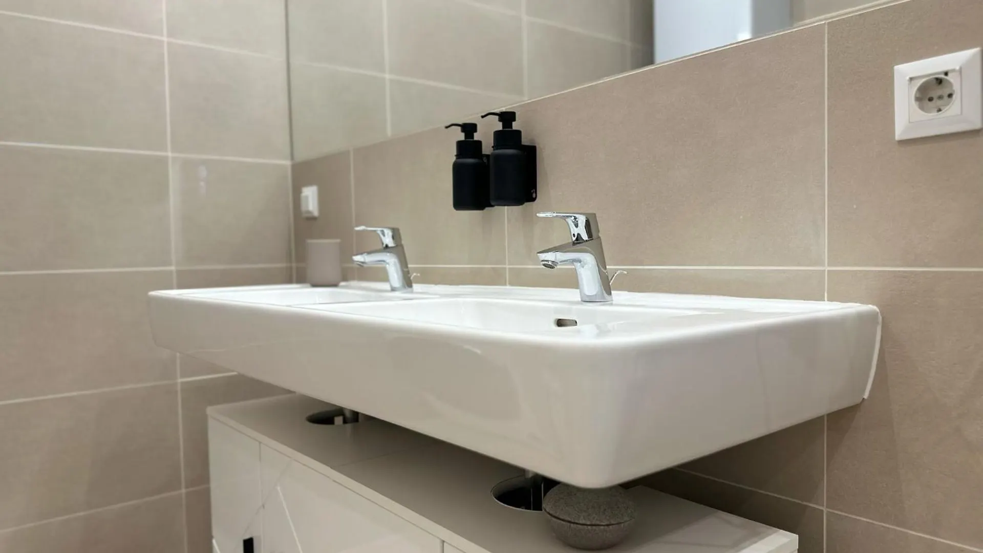 Designer Apartment Near Main Station Vienna 0*,