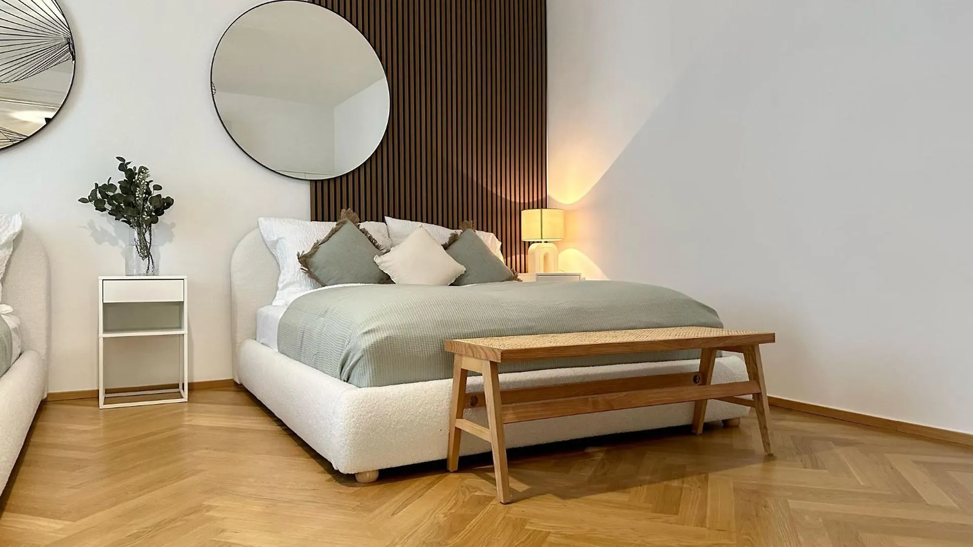 Designer Apartment Near Main Station location