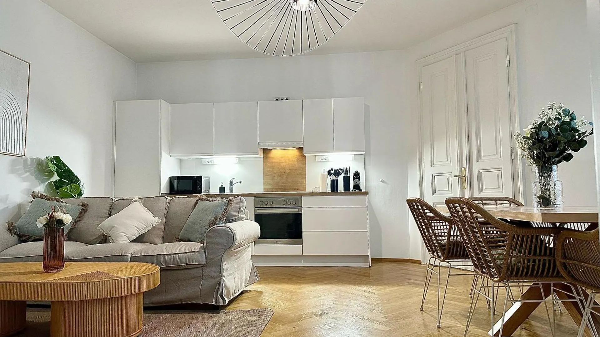 Designer Apartment Near Main Station Vienna Austria